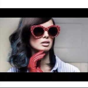Sexy 💋Dolce and Gabbana Red cat eye sunglasses❤️